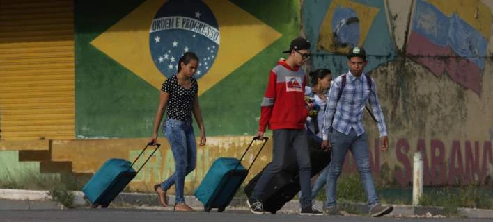 Μαζική έξοδος από τη Βενεζουέλα: «Σφράγισαν» προσωρινά τα σύνορα στη Βραζιλία